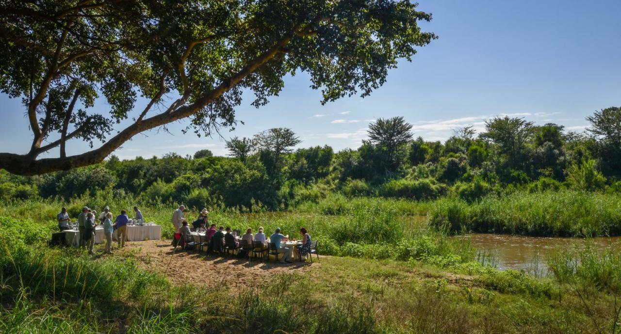 Lion Sands - Tinga Lodge Скукуза Екстериор снимка
